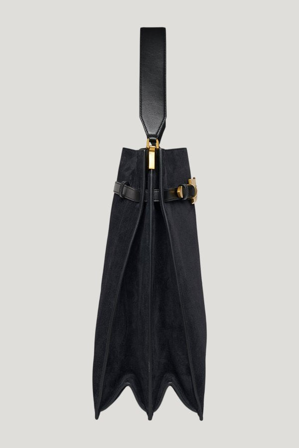 Harmonica Maxi - Suede bag — model side