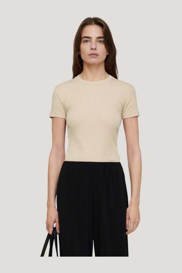 Axton - T-shirt - Creme — model side