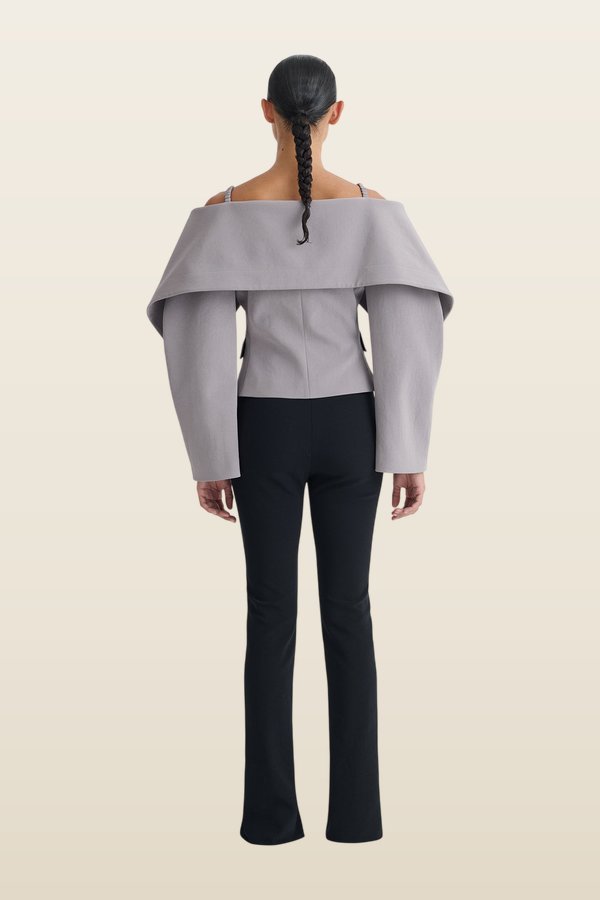 Luana - Front slit pants — model back