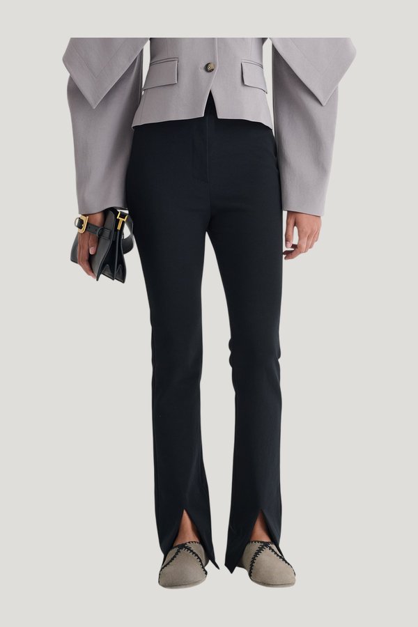 Luana - Front slit pants — model side