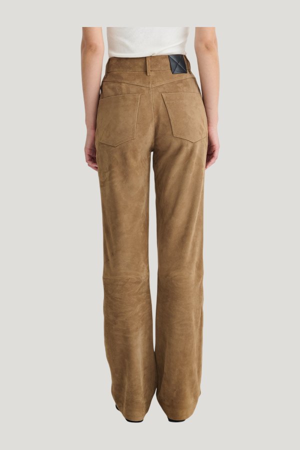 Seldes - Suede pants — model side