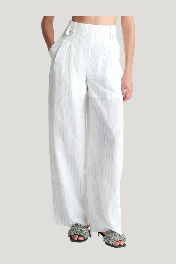 Jenci - Wide leg pants — model side