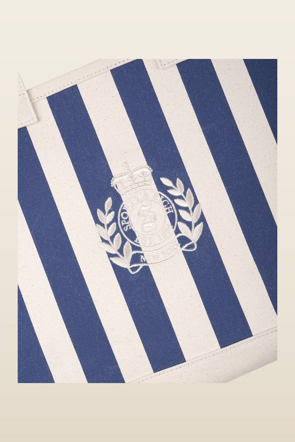 NY Crest Beach Tote - Natural/Light — model back