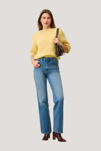 Pull OLIVIA — model front