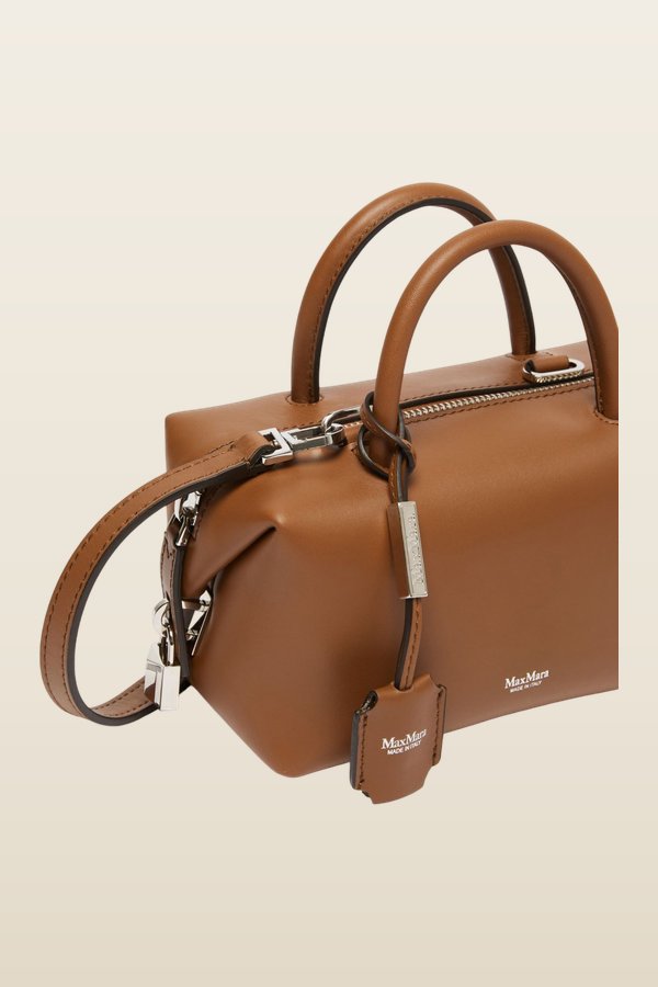 Small natural leather bowler bag - AMBER — model back