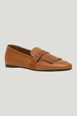 Leather loafers with fringe - AMBER — model front