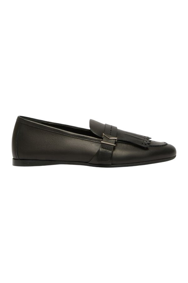 Leather loafers with fringe — packshot