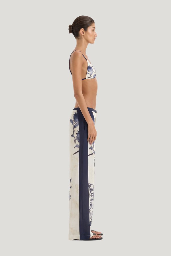 Phillipa Trouser — model side