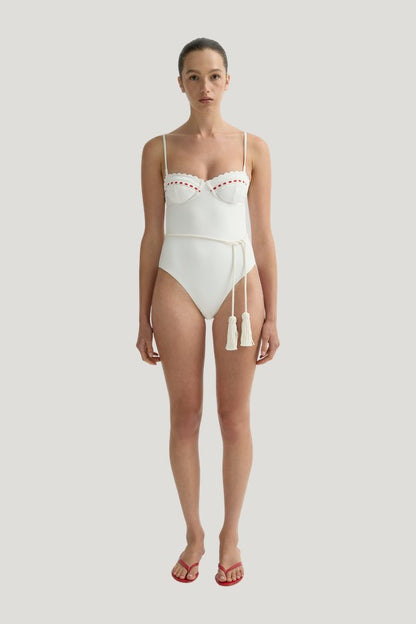 Pia One Piece — carry 2