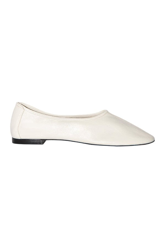 Prudence Limewash Creased Leather Ballet Flat — packshot