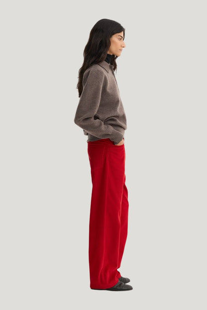 Relaxed corduroy trousers | rosso — model side