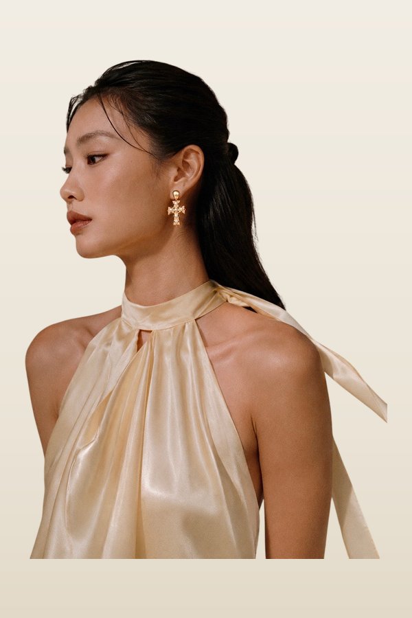 Romé Earring — model back