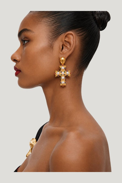 Romé Earring — model front