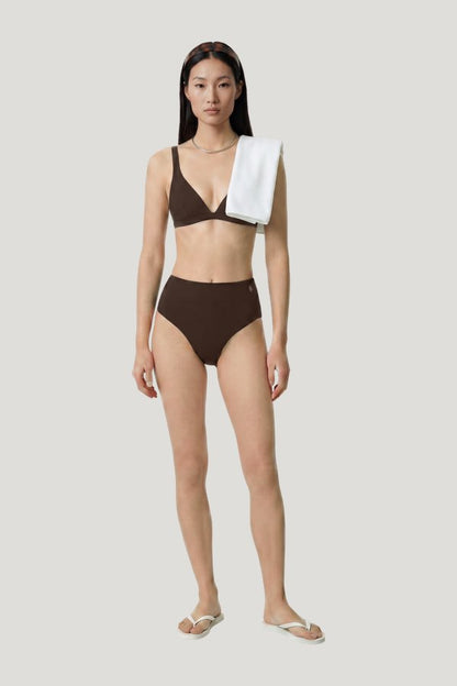 Romy Bikini Top - Cioco — model front