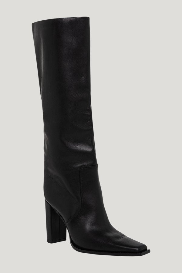 Rue Boot — model front