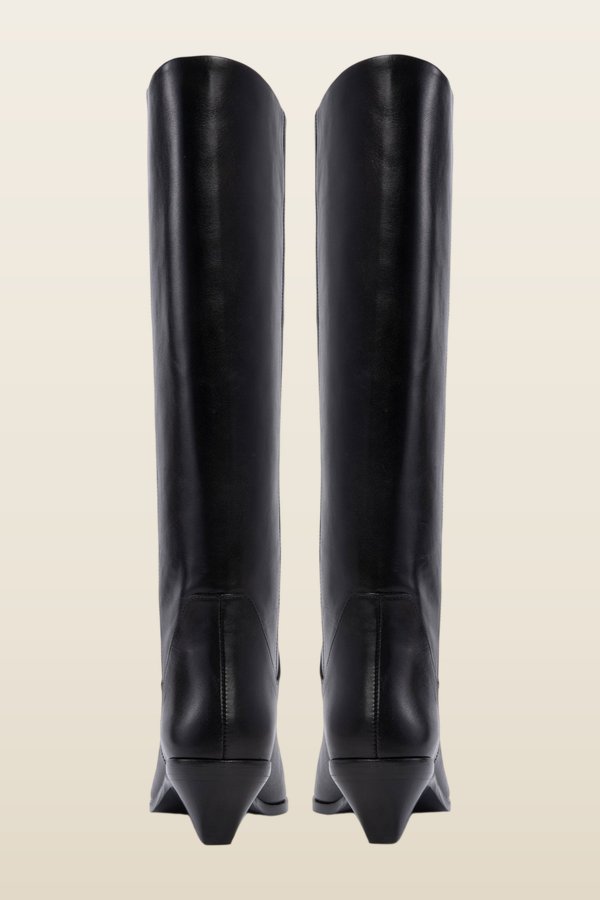 Saga Boot in Black Leather — model back