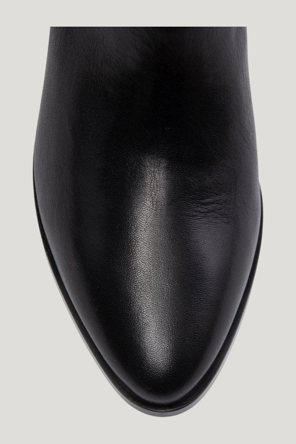 Saga Boot in Black Leather — model side