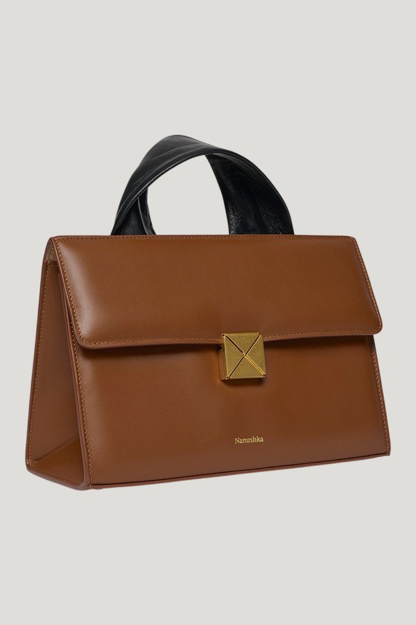 The SANDI Lock - Top handle bag — model front
