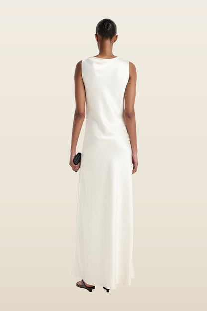 Scoop neck satin dress — model back