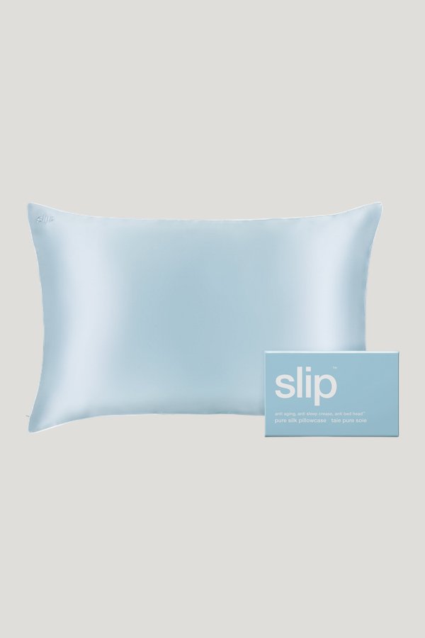 Seabreeze Queen Zippered Pillowcase — model front