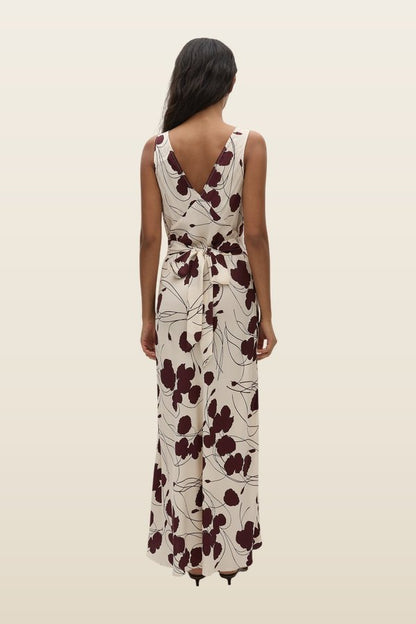 Signe Maxi Dress Dandelion Floral Bordeaux — model back
