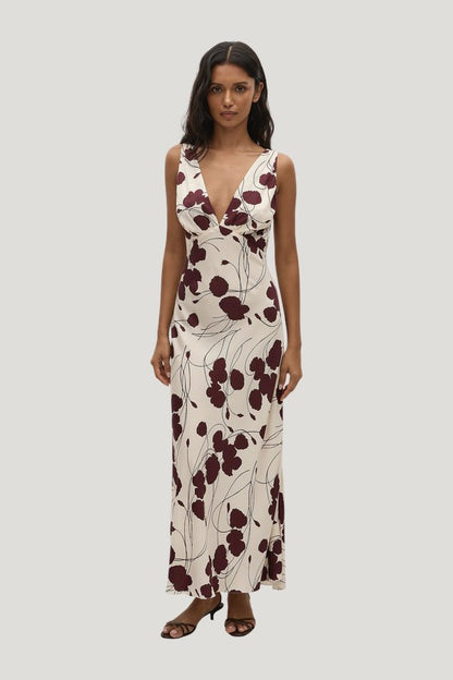 Signe Maxi Dress Dandelion Floral Bordeaux — model front