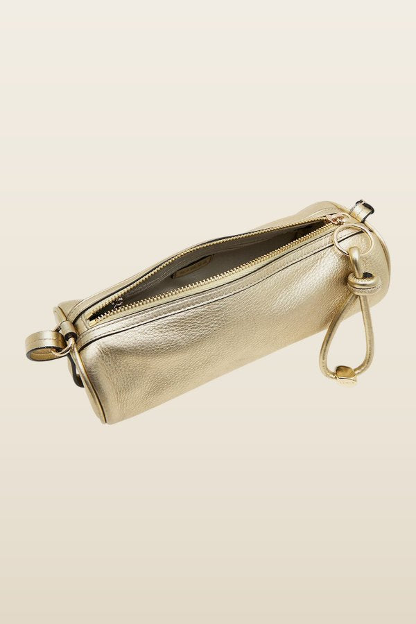 Skipper Barrel Convertible Shoulder — model back