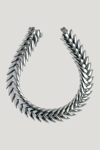 Spikelet bracelet — model side