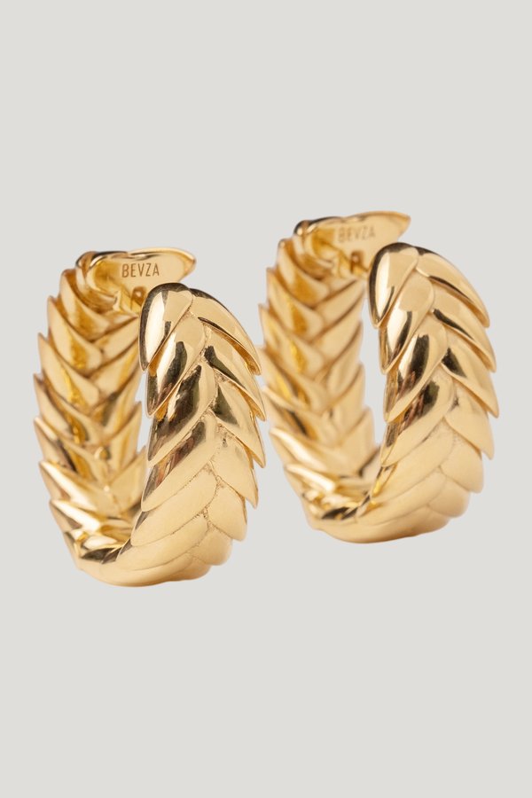 Spikelet hoops — model front