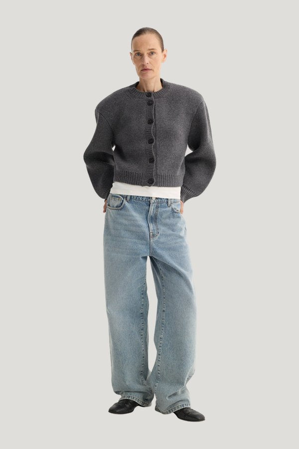 Statement shoulder cardigan | mid grey melange — model front