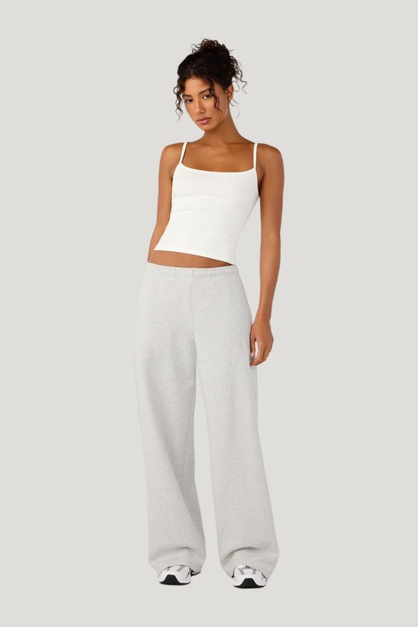 Straight Leg Sweatpants | Snow Marle — model front