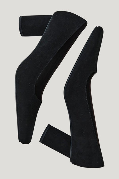 Suede Cylinder Pump — model front
