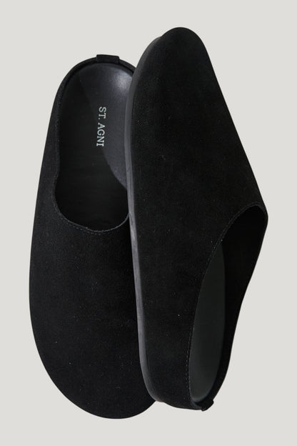 Suede Mule — model front