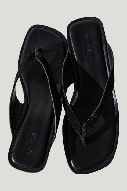 PRE-ORDER: Suede Opanka Heel — model front