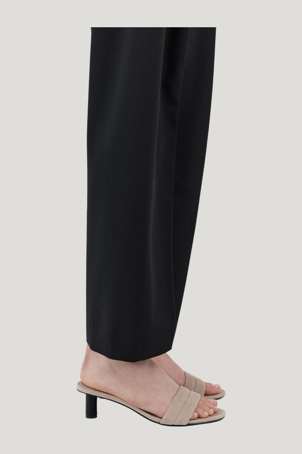 Suede Stitch Detail Heel - Rock — model side
