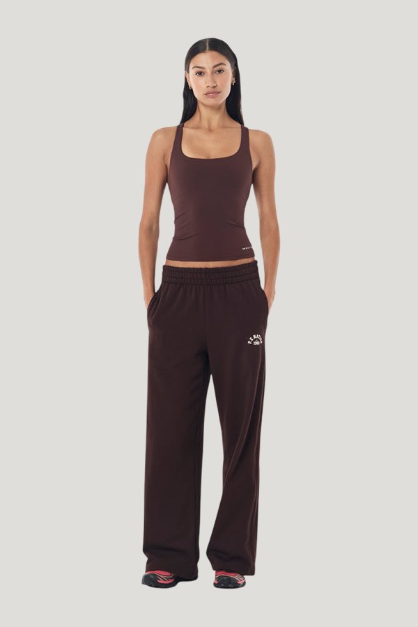 Swerve Trackpant In Mahogany — model front