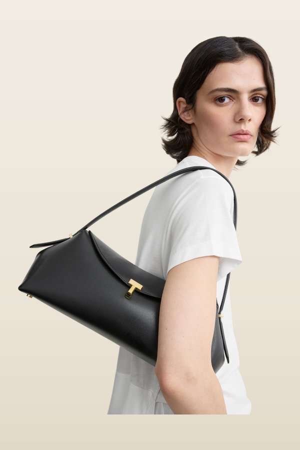 T-lock leather shoulder — model back