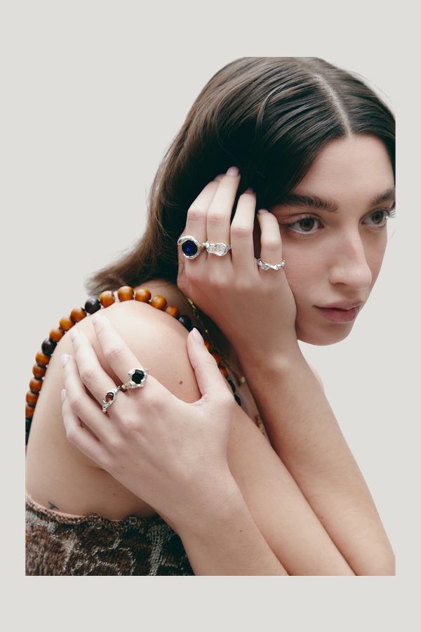 Tensió Ring Silver — model side