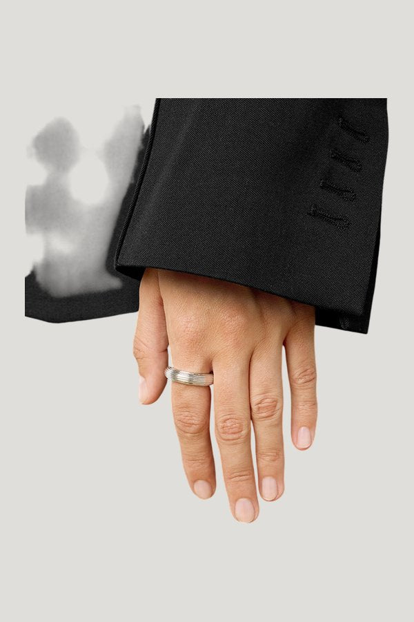 The Amelia Ring — model front