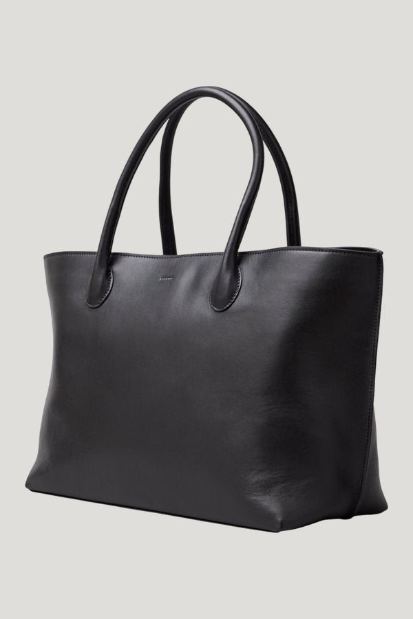 The Grace Tote — model front