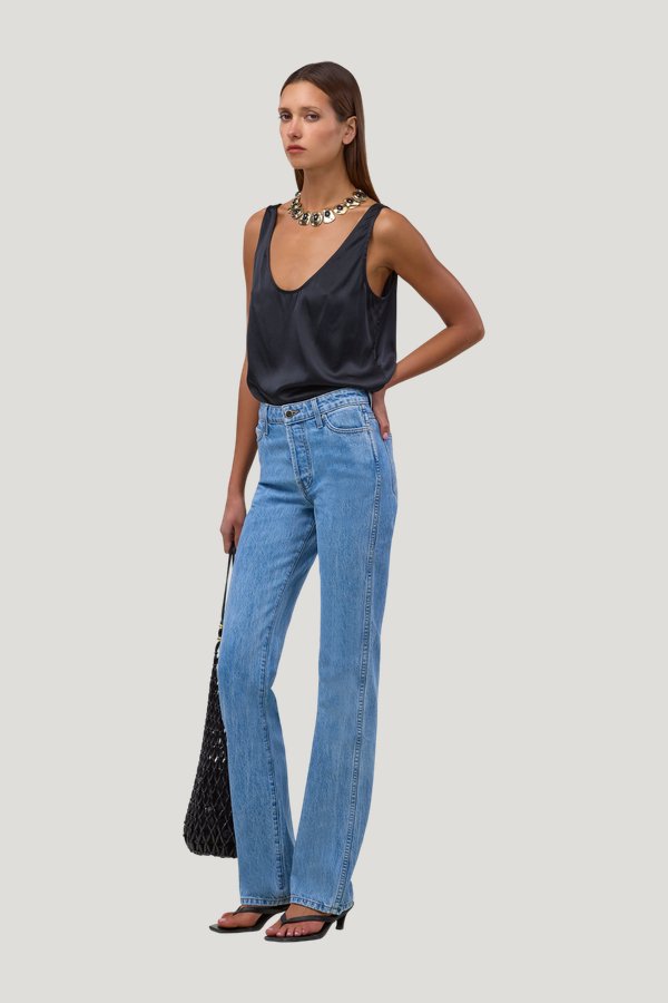 The Perfect Jean (Classic — model side
