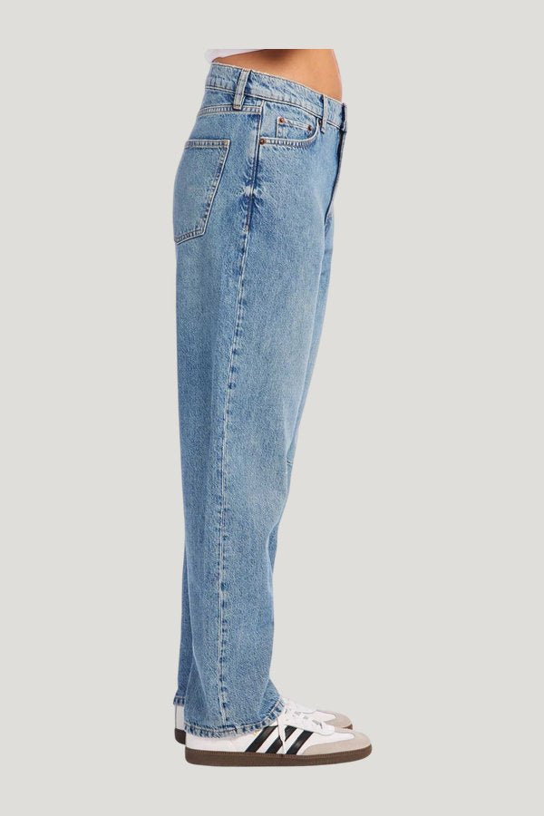 The Relaxed Taper | Addison — model side