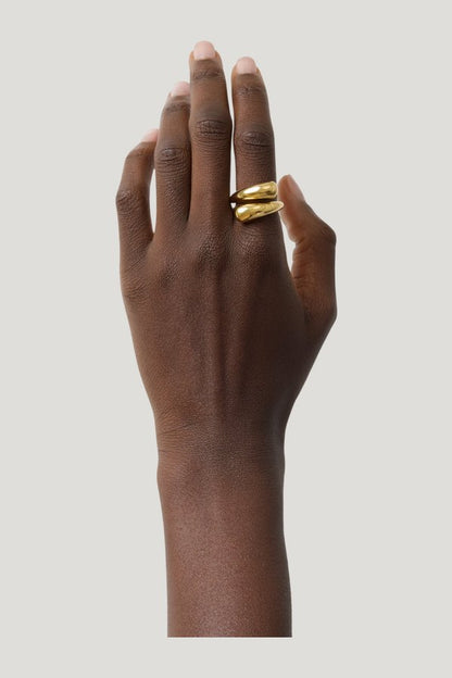 The Victoria Ring — model side
